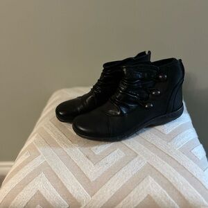 Rockport Black leather Ankle Booties with Button Detail